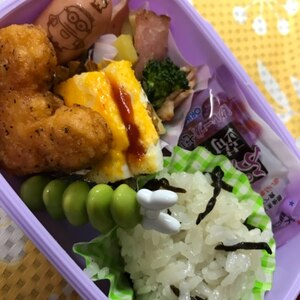 お弁当にうずら卵の目玉焼き